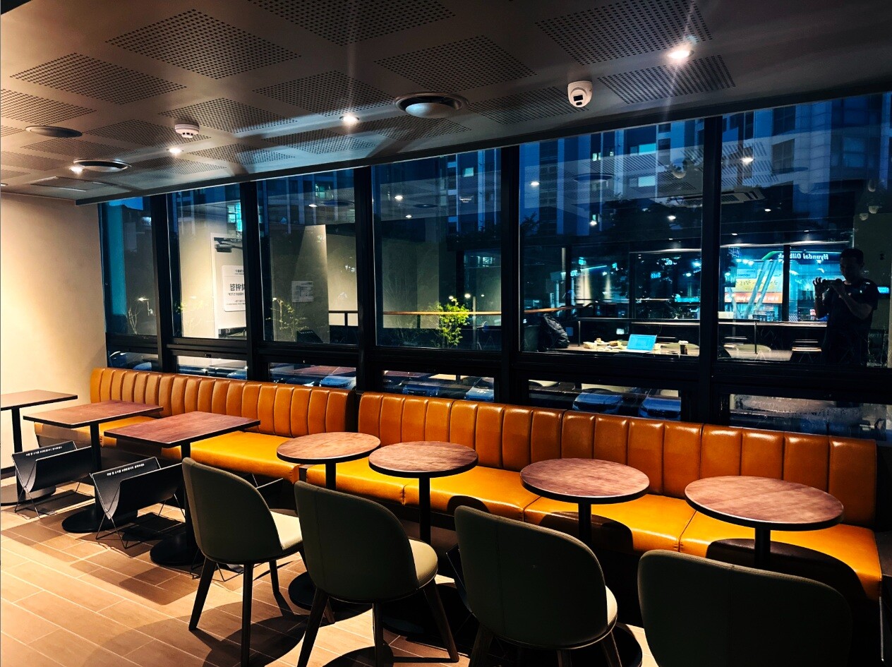 Starbucks Dongjak Boulevard — photo 4
