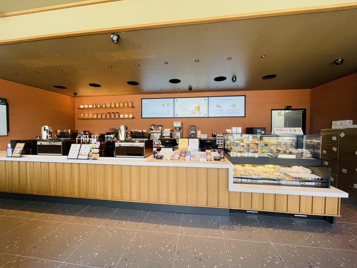 Starbucks Gangneung Station — photo 2