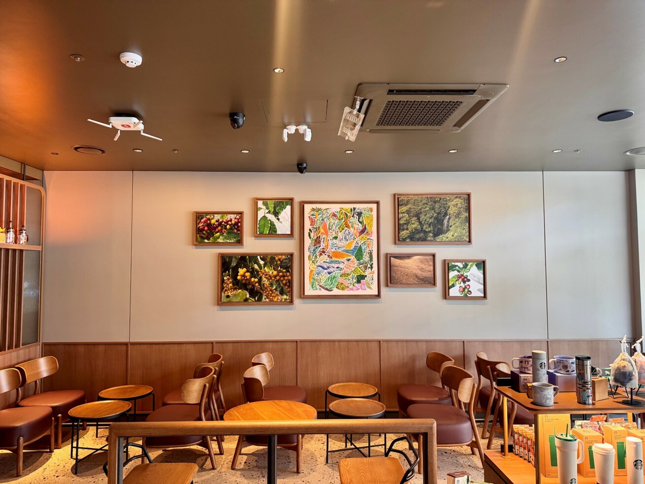 Starbucks Namyangju Hopyeong — photo 3