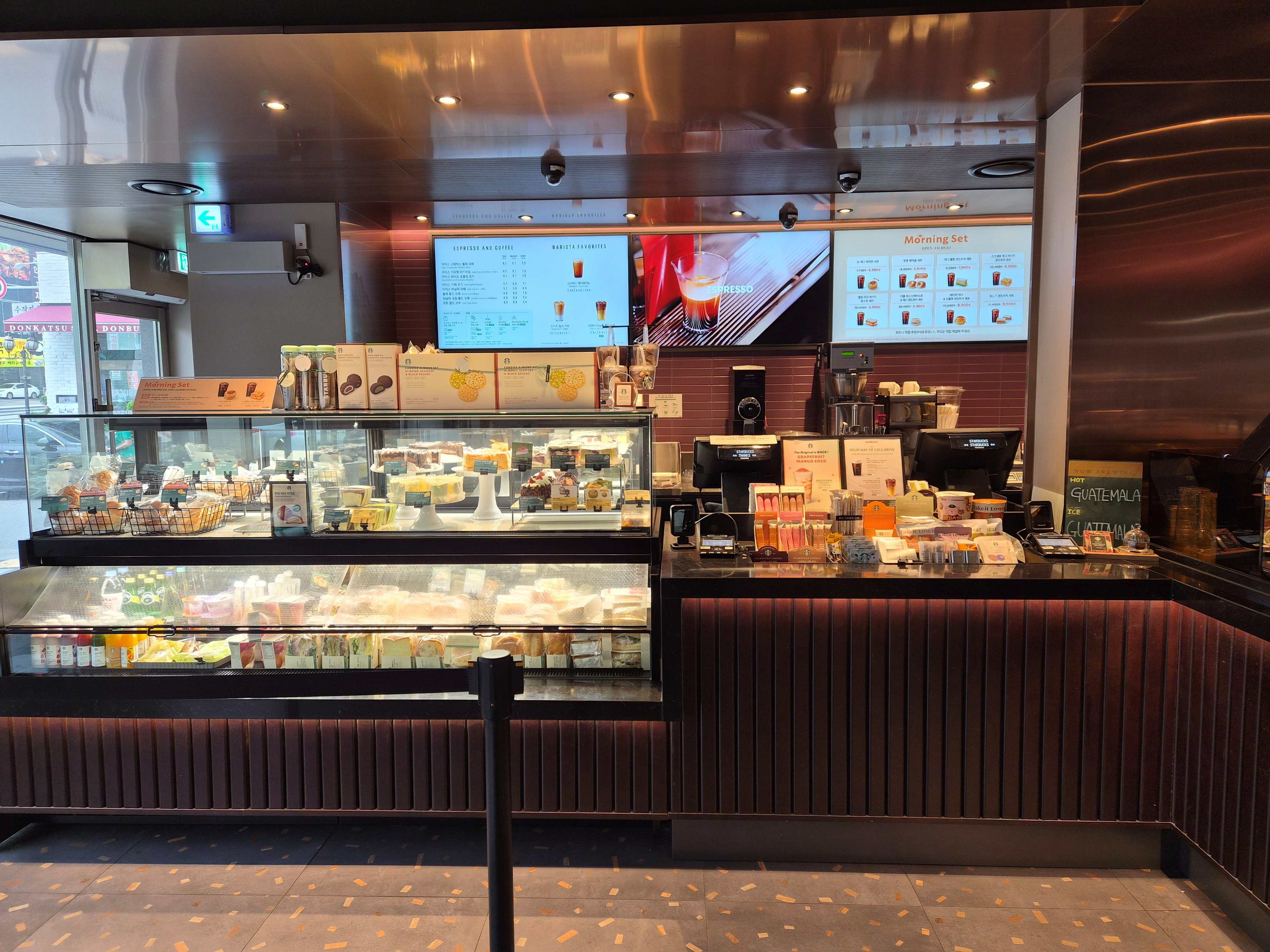 Starbucks Yeokgok Station — photo 3