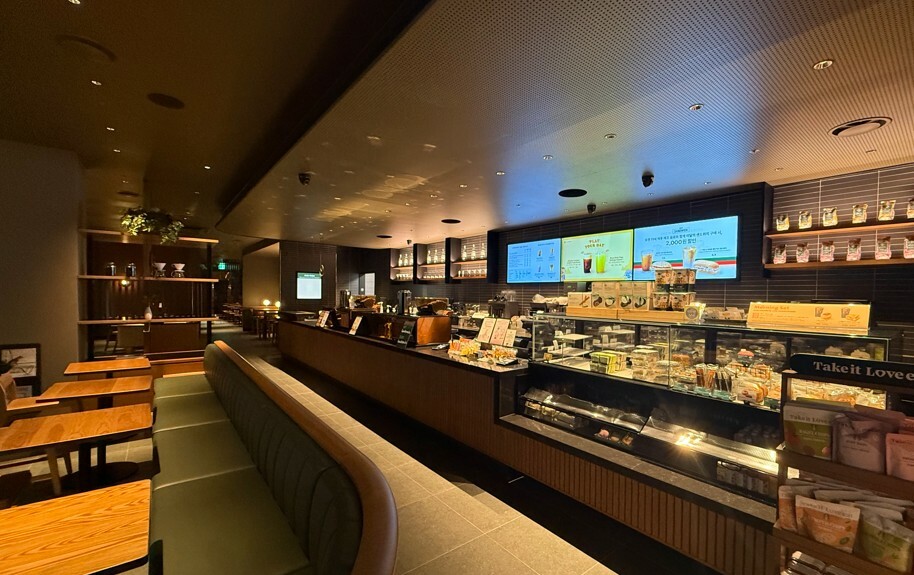Starbucks Bucheon Sin Jung-dong Station — photo 4