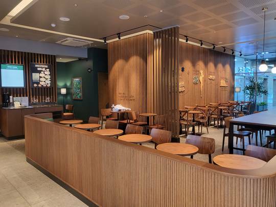 Starbucks Gwangmyeong Intersection Station — photo 3