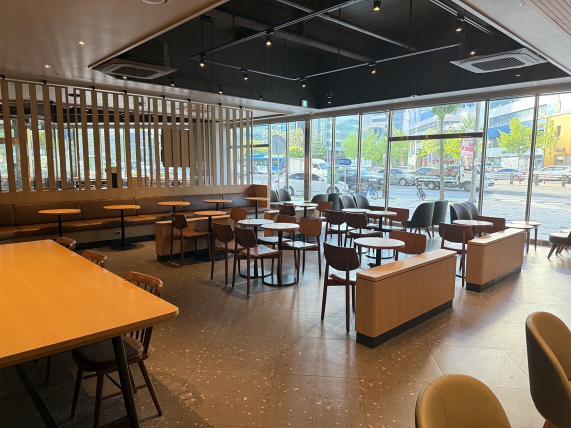 Starbucks Daegu Duryu Station — photo 5