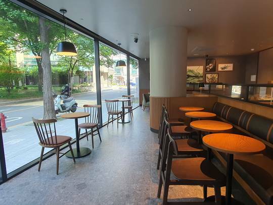 Starbucks Sun Hwadong Gyeongchalcheongap — photo 3