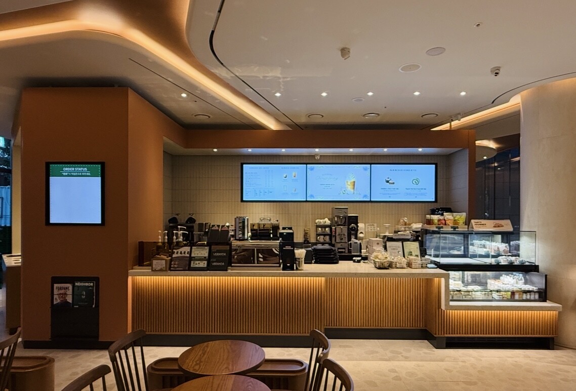 Starbucks Gangnam Chayeoseong Hospital — photo 2