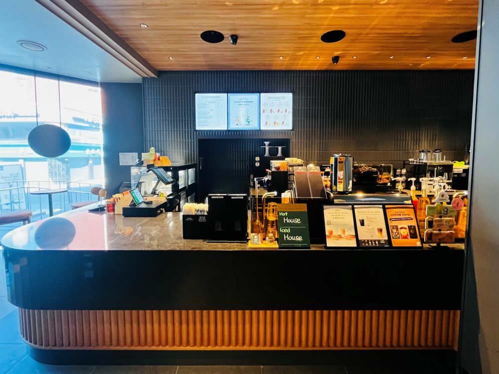 Starbucks Sinpo-dong Sinhan Eunhaeng — photo 2