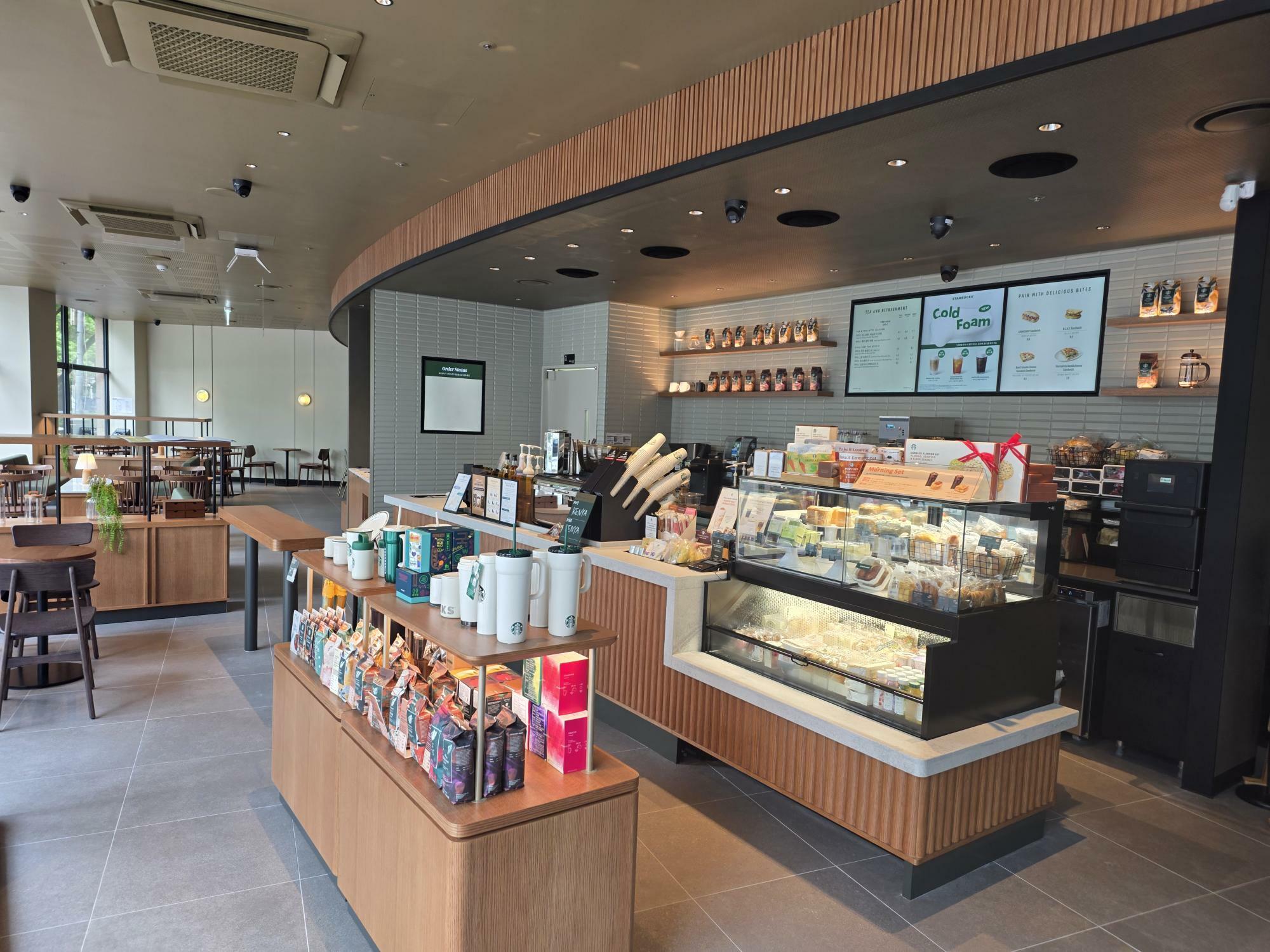 Starbucks Busan Sajik Station — photo 2