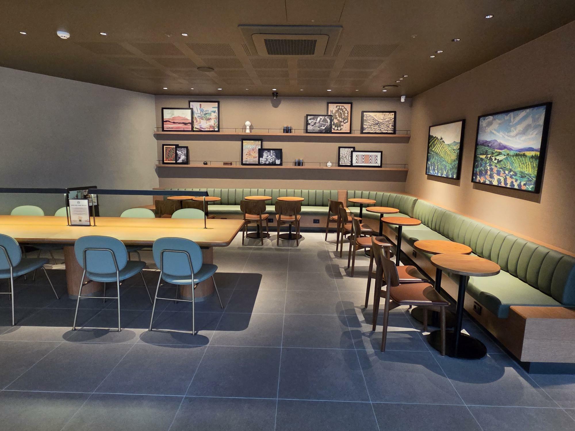 Starbucks Busan Sajik Station — photo 3