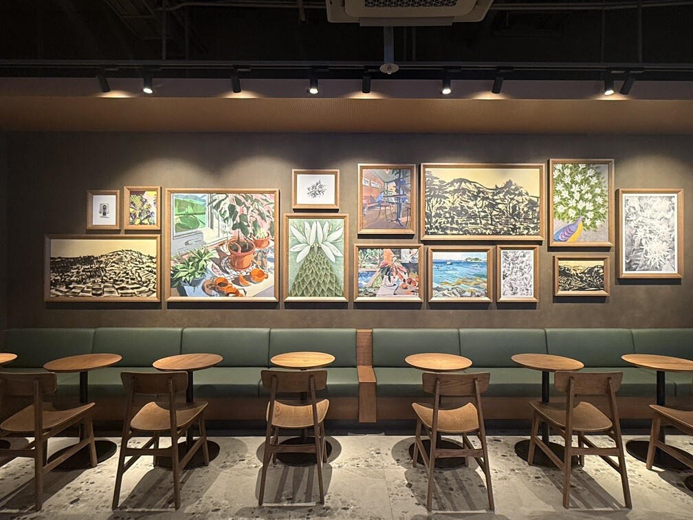 Starbucks Wangsimni Station Building 3F — photo 3