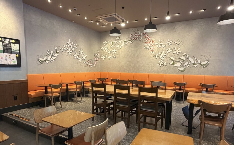 Starbucks Gangnam Dae — photo 5