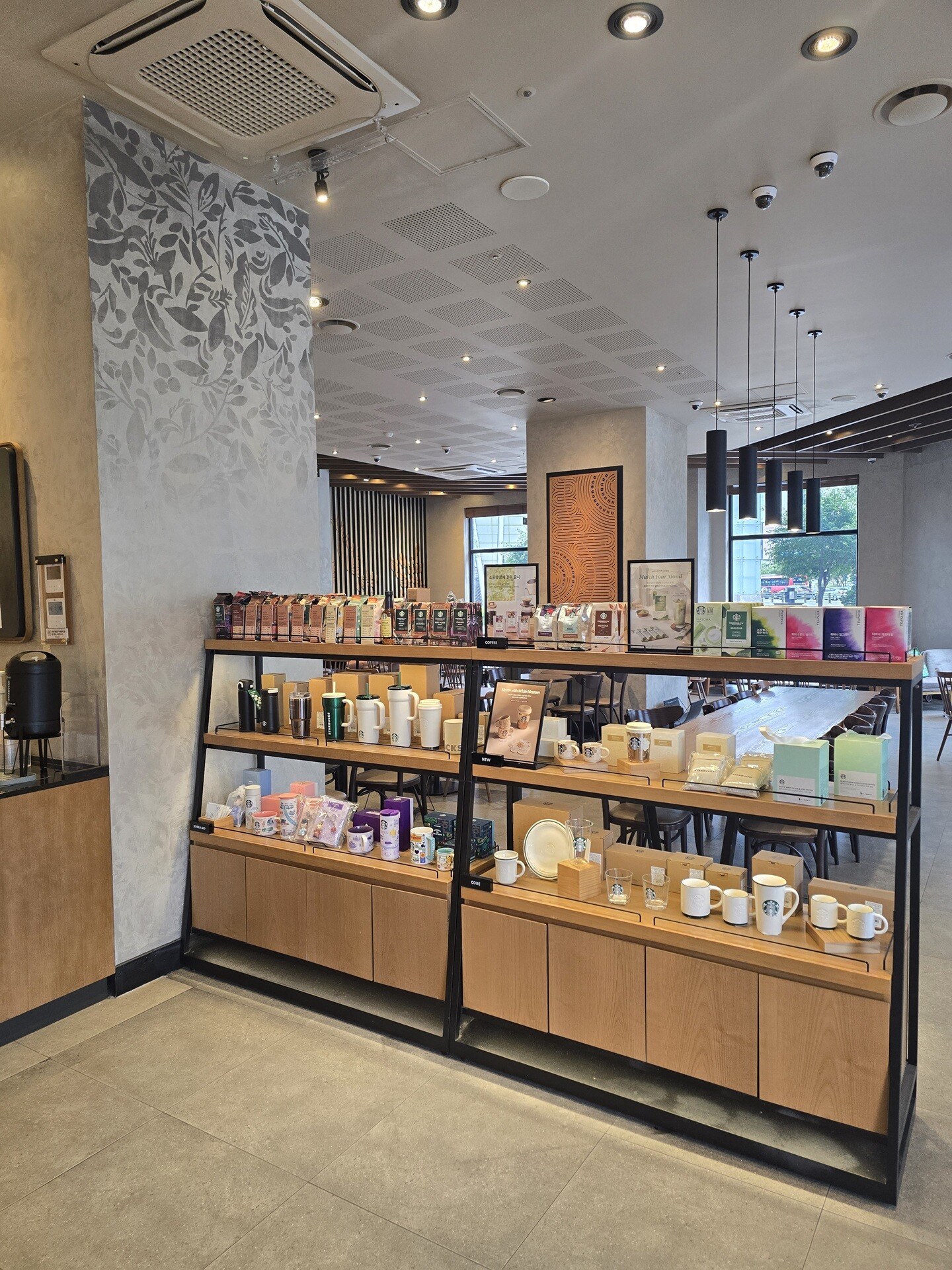 Starbucks Daegu Jukjeon Station — photo 4