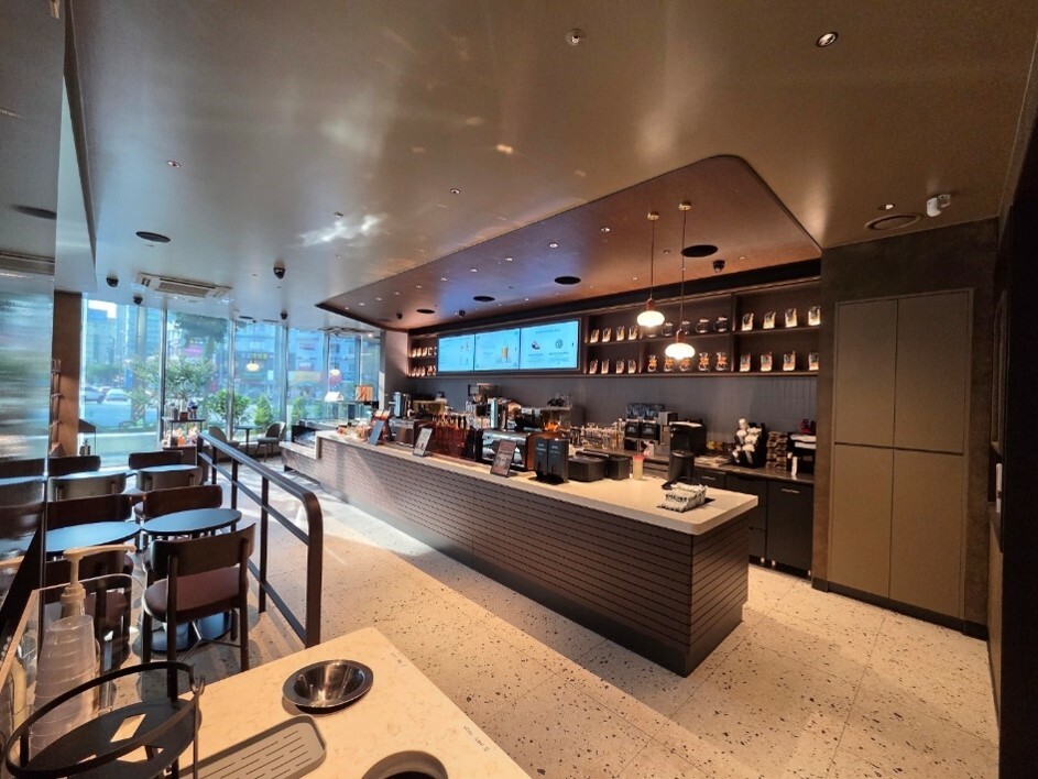 Starbucks Guro Digital Crossroads — photo 4