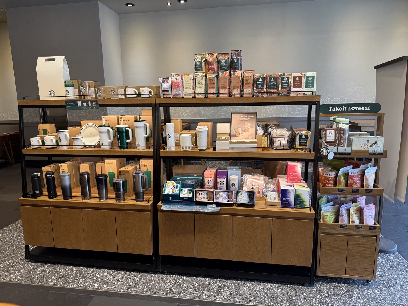 Starbucks Daegu Seobu Bus Stop Station — photo 5