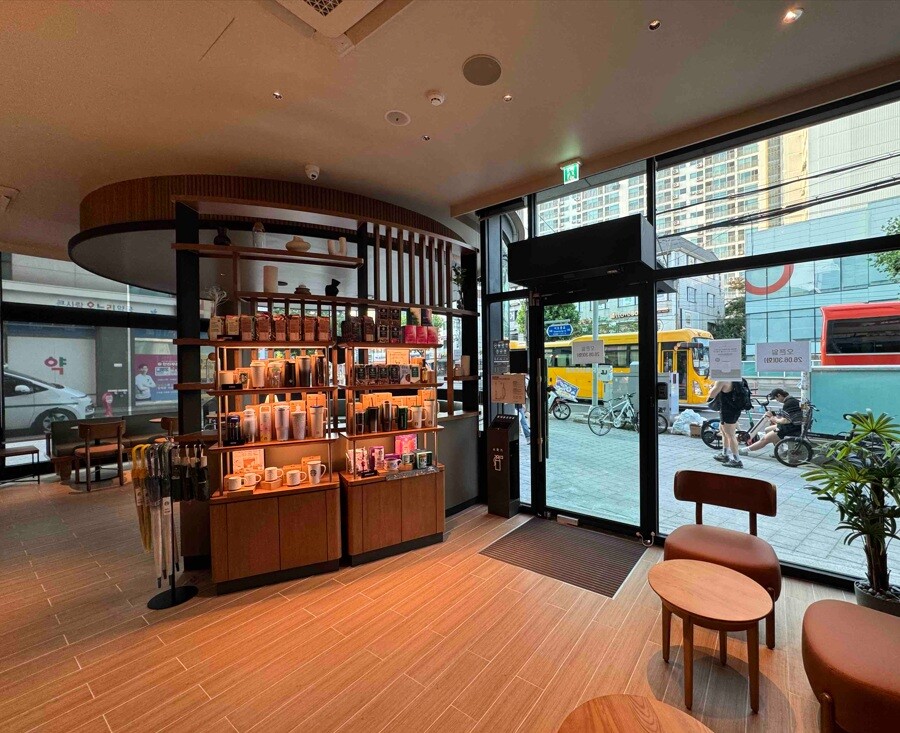 Starbucks Gusan Station Exit 3 — photo 4