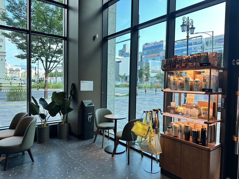 Starbucks Byeollae Xi — photo 4