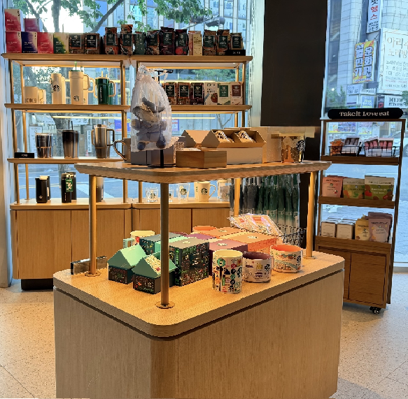 Starbucks Dong-Daegu Terminal — photo 3