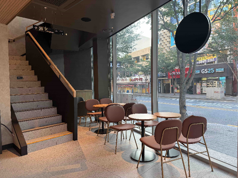 Starbucks Dong-Daegu Terminal — photo 4
