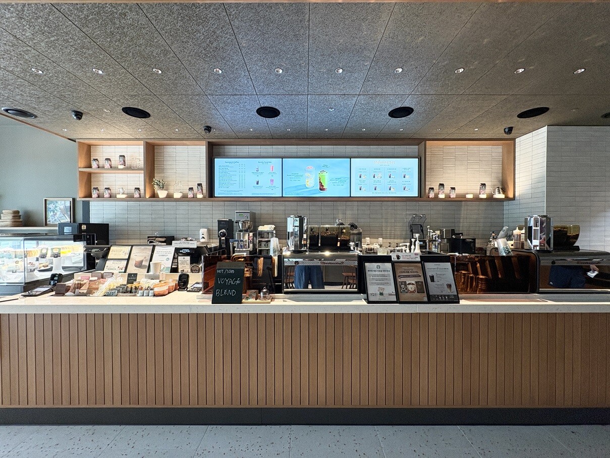 Starbucks Yeongdeungpo KT — photo 2